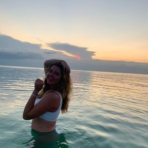 Meet your Posher, Emily